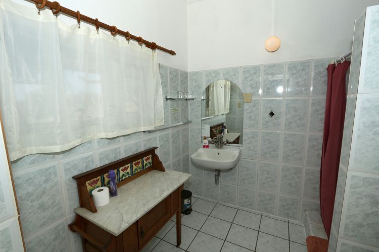Duesternbrook Room 5 Bath (2)